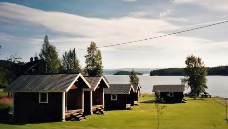 Bild på stugor vid Rötvikens Camping